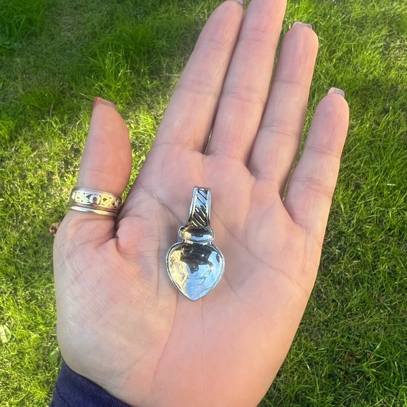 Costume Silver-tone & Gold-tone Heart With Black Outline Pendant 👠 - Picture 7 of 13